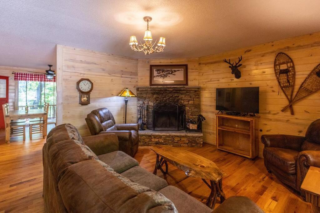 Pet Friendly Luxury Cabin Near Helen With Fire Pit Кливленд Экстерьер фото