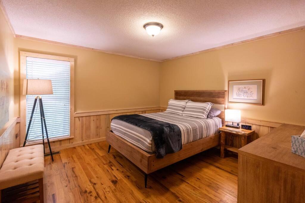 Pet Friendly Luxury Cabin Near Helen With Fire Pit Кливленд Экстерьер фото